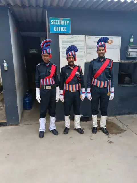 Security Office Guards — TOP2 Security personnel